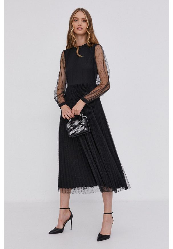 TwinSet - Twinset Sukienka kolor czarny maxi rozkloszowana. Kolor: czarny. Długość rękawa: długi rękaw. Typ sukienki: rozkloszowane, plisowane. Długość: maxi