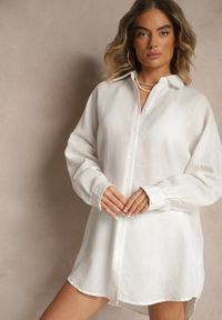 Renee - Biała Koszula o Fasonie Oversize w Klasycznym Stylu Marionera. Okazja: na co dzień. Kolor: biały. Materiał: bawełna, materiał. Długość rękawa: długi rękaw. Długość: długie. Styl: klasyczny