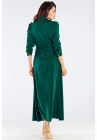 Sukienki.shop - Trapezowa sukienka maxi z koszulową górą butelkowa zieleń. Okazja: na co dzień, do pracy. Materiał: wiskoza. Typ sukienki: trapezowe, koszulowe. Styl: casual. Długość: maxi #4