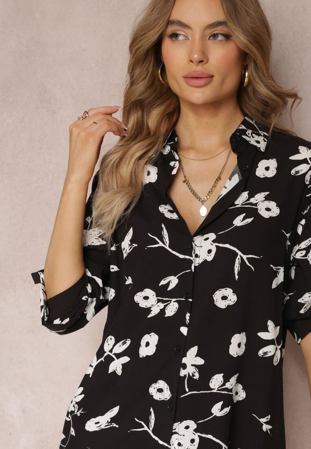 Renee - Czarna Koszula Typu Kimono z Bawełny i Wiskozy w Kwiatowy Wzór Carlania. Kolor: czarny. Materiał: wiskoza, bawełna. Wzór: kwiaty