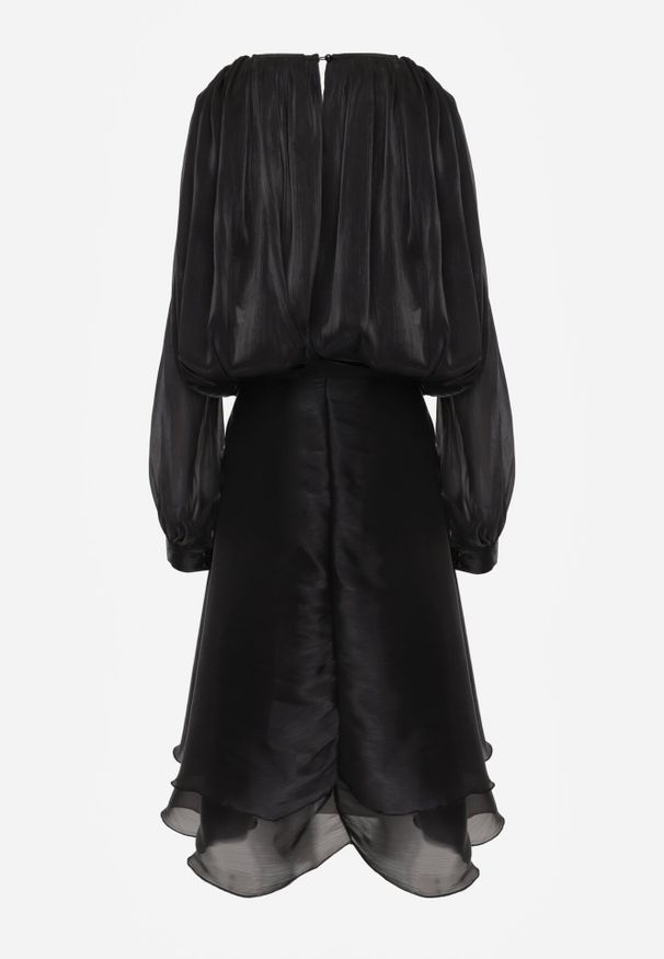 Born2be - Czarna Szyfonowa Sukienka Koktajlowa o Rozkloszowanym Kroju Thagune. Okazja: na randkę. Kolor: czarny. Materiał: szyfon. Styl: wizytowy