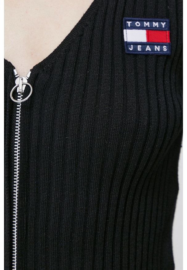 Tommy Jeans sweter damski kolor czarny lekki. Kolor: czarny. Materiał: dzianina, poliester. Długość rękawa: raglanowy rękaw