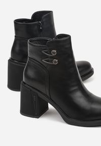 Renee - Czarne Basicowe Botki do Kostki VICES na Słupkowym Obcasie Naleasa. Okazja: na co dzień. Kolor: czarny. Materiał: jeans, dzianina. Obcas: na obcasie. Styl: casual, elegancki. Wysokość obcasa: średni #6