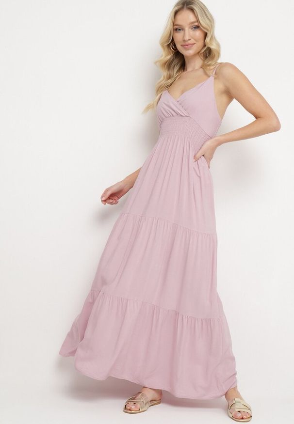 Born2be - Różowa Sukienka Rozkloszowana na Regulowanych Ramiączkach z Bawełny Aletise. Okazja: na co dzień, na spacer. Typ kołnierza: dekolt w kształcie V. Kolor: różowy. Materiał: bawełna. Długość rękawa: na ramiączkach. Styl: casual, elegancki