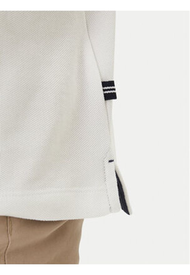 Nautica Polo Cabin NCCR0110 Biały Classic Fit. Typ kołnierza: polo. Kolor: biały. Materiał: syntetyk, bawełna