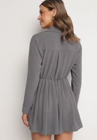 Born2be - Szara Asymetryczna Sukienka o Koszulowym Kroju z Gumką w Talii Elodina. Kolor: szary. Długość rękawa: długi rękaw. Typ sukienki: koszulowe, asymetryczne. Styl: elegancki, sportowy #6