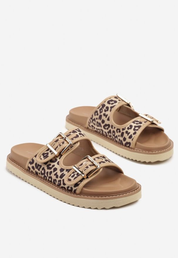 Renee - Beżowe Panterkowe Casualowe Klapki z Paskami ze Sprzączkami Palamara. Okazja: na co dzień. Kolor: beżowy. Materiał: jeans. Styl: casual