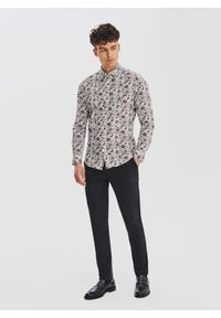 Pako Lorente - PAKO LORENTE – Biała koszula w kwiaty. Typ kołnierza: kołnierzyk klasyczny. Kolor: biały. Materiał: elastan, bawełna. Długość rękawa: długi rękaw. Długość: długie. Wzór: kwiaty. Styl: klasyczny #7