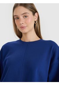 4f - 4F Bluza dresowa oversize nierozpinana bez kaptura damska - granatowa XL. Okazja: na co dzień. Typ kołnierza: bez kaptura. Kolor: niebieski. Materiał: dresówka. Wzór: gładki, ze splotem. Styl: casual, sportowy #2