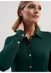Ochnik - Ciemnozielona elastyczna koszula damska. Typ kołnierza: kołnierzyk klasyczny. Kolor: zielony. Materiał: wiskoza. Długość: długie. Styl: klasyczny #3