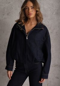 Renee - Granatowa Przejściowa Kurtka Jeansowa Balloon z Bawełny z Kołnierzykiem Abijena. Kolor: niebieski. Materiał: bawełna, jeans. Wzór: koronka. Styl: elegancki, wizytowy #2