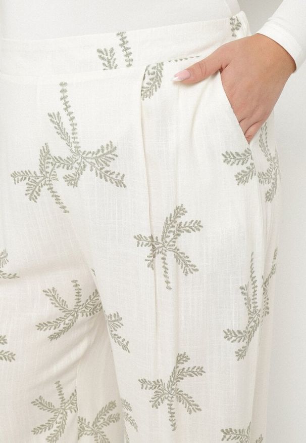 Born2be - Białe Spodnie z Wiskozy i Lnu w Delikatny Print z Wysokim Stanem Tassemi. Okazja: na co dzień. Stan: podwyższony. Kolor: biały. Materiał: wiskoza, len. Wzór: nadruk. Styl: casual