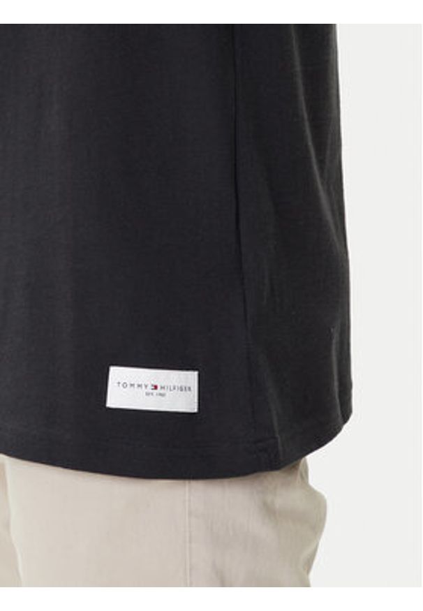 TOMMY HILFIGER - Tommy Hilfiger T-Shirt Logo UM0UM03005 Czarny Regular Fit. Kolor: czarny. Materiał: bawełna