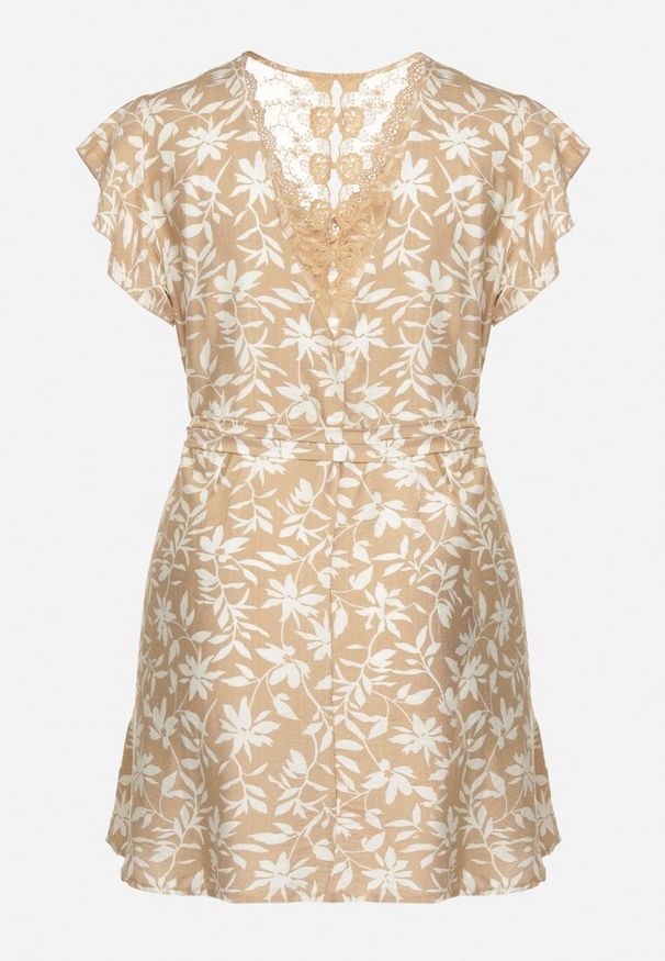 Born2be - Beżowa Sukienka Wiązana Paskiem w Talii z Koronką Tolamira. Okazja: na co dzień. Typ kołnierza: dekolt w serek. Kolor: beżowy. Materiał: koronka. Długość rękawa: krótki rękaw. Wzór: koronka. Typ sukienki: oversize. Styl: elegancki, casual