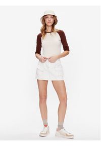 BDG Urban Outfitters Spódnica mini BDG Y2K DENIM SKIRT WHITE 76471838 Biały Feminine Fit. Kolor: biały. Materiał: bawełna #4