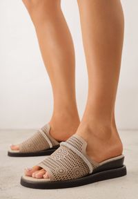 Born2be - Beżowe Skórzane Klapki na Koturnie z Ażurową Cholewką i Cyrkoniami Nessorin. Okazja: na co dzień. Kolor: beżowy. Materiał: skóra. Wzór: ażurowy. Sezon: lato. Obcas: na koturnie. Styl: casual #6