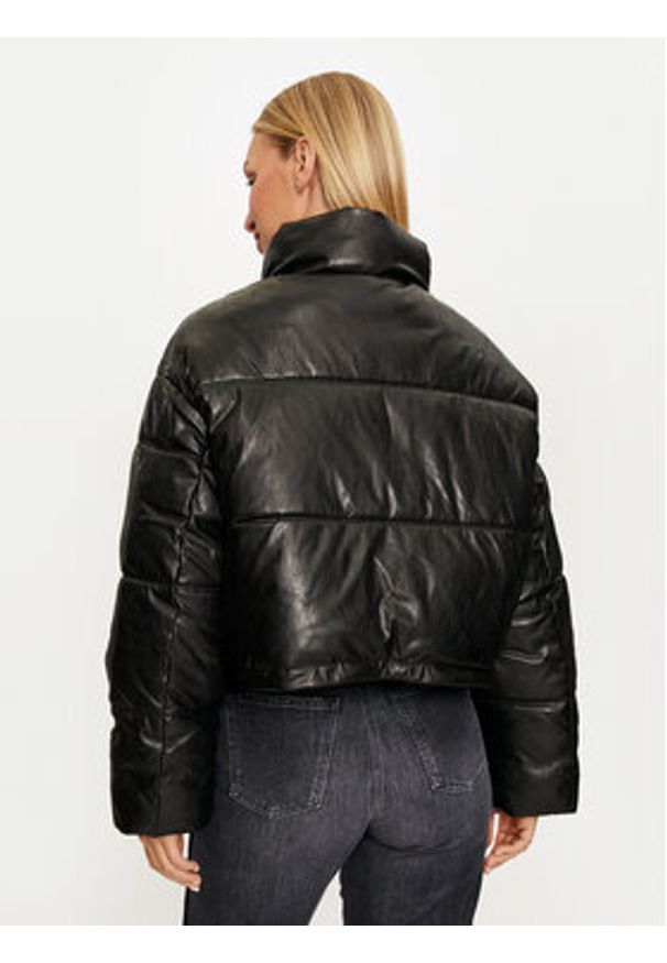 Replay - REPLAY Kurtka zimowa W7873 .000.85056 Czarny Regular Fit. Kolor: czarny. Materiał: syntetyk. Sezon: zima