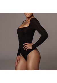 Intica - Body z kwadratowym dekoltem na wyjątkowe okazje Josipa. Kolor: beżowy. Materiał: materiał. Wzór: gładki #6