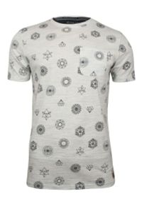 Szary T-Shirt (Koszulka) z Kieszonką -Brave Soul- Męski, Figury Geometryczne, Bryły. Okazja: na co dzień. Kolor: szary. Materiał: bawełna, poliester. Wzór: geometria. Styl: casual #1