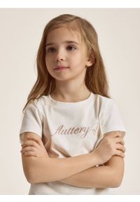 Reserved - T-shirt z wypukłym napisem - złamana biel. Materiał: bawełna. Wzór: napisy #1