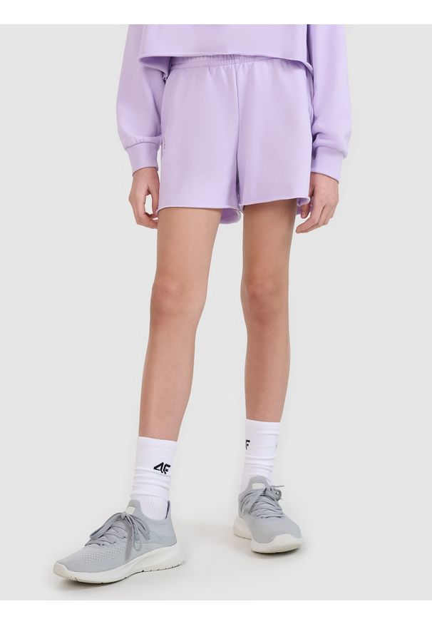 4f - 4F Spodenki dresowe dziewczęce - fioletowe 140 (9-10 lat). Kolor: fioletowy. Materiał: dresówka. Długość: krótkie. Wzór: gładki, ze splotem. Sezon: lato