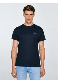 Big-Star - Koszulka męska z nadrukiem granatowa Tatisar 403. Kolor: niebieski. Materiał: bawełna, jeans. Długość: krótkie. Wzór: nadruk. Sezon: lato. Styl: sportowy, klasyczny