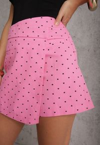 Renee - Różowe Asymetryczne Spódnico-Szorty Bawełniane w Serduszka Imperia. Stan: podwyższony. Kolor: różowy. Materiał: bawełna #7