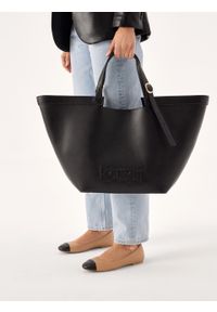 Kazar - Duża torebka na ramię z licowej skóry. Kolor: czarny. Materiał: skórzane. Rozmiar: duże. Styl: casual. Rodzaj torebki: na ramię #2