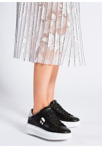 Sneakers`y Karl Lagerfeld Kapri (KL62530-000). Okazja: na co dzień. Kolor: czarny. Materiał: guma, materiał, skóra. Szerokość cholewki: normalna #1