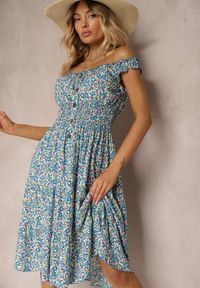 Renee - Niebieska Taliowana Sukienka Bawełniana o Rozkloszowanym Kroju z Gumką w Pasie Nelyssa. Okazja: na co dzień. Kolor: niebieski. Materiał: bawełna. Styl: casual