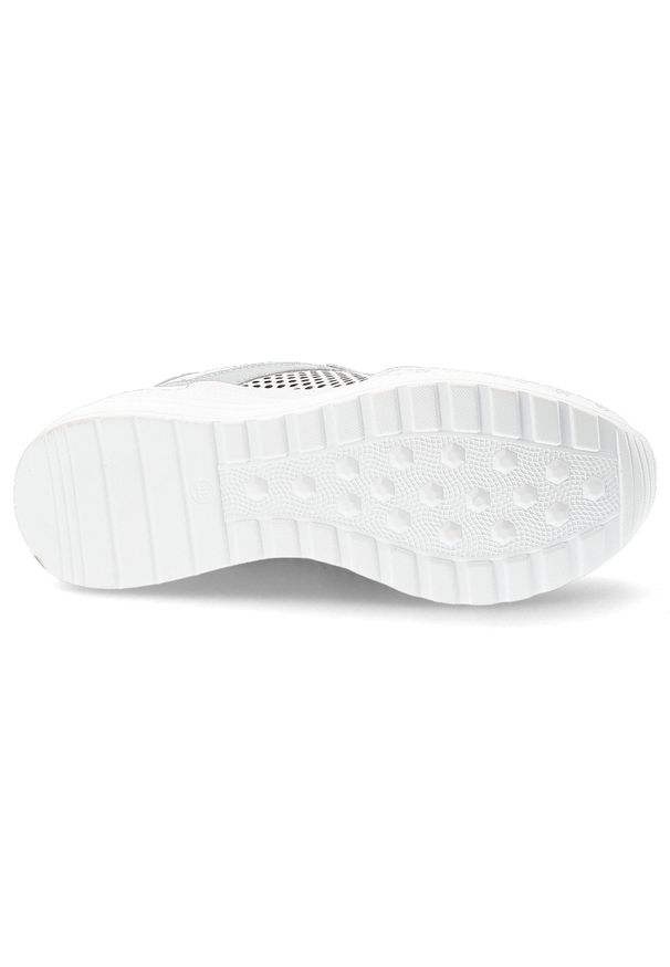 Białe Sneakersy S.Barski Modne Obuwie Damskie Na Koturnie. Okazja: na co dzień. Kolor: biały. Materiał: materiał. Szerokość cholewki: normalna. Obcas: na koturnie. Styl: sportowy, elegancki, casual