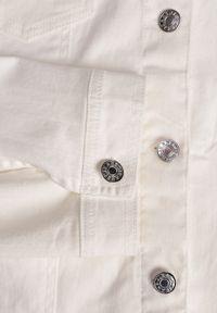 Renee - Biała Jeansowa Kurtka z Bawełny Perilopei. Okazja: na co dzień. Kolekcja: plus size. Kolor: biały. Materiał: bawełna, jeans. Styl: casual #5