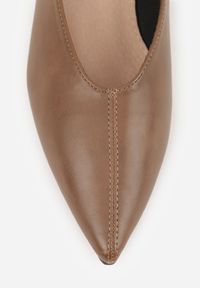 Renee - Jasnobrązowe Balerinki Vices z Noskiem w Szpic i Skórzaną Wkładką Belviie. Okazja: na co dzień, na randkę. Kolor: brązowy. Materiał: skóra. Obcas: na płaskiej podeszwie. Styl: casual, elegancki #5