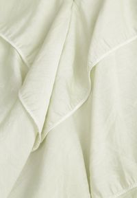 Born2be - Zielona Bluzka Elegancka z Falbanami z Rozszerzanymi Rękawami Irintora. Okazja: na co dzień. Kolor: zielony. Materiał: jeans. Długość: długie. Styl: elegancki #8