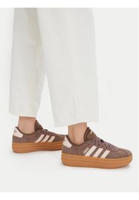 Adidas - adidas Sneakersy Vl Court Bold Shoes IH9152 Brązowy. Kolor: brązowy. Materiał: skóra, zamsz #1