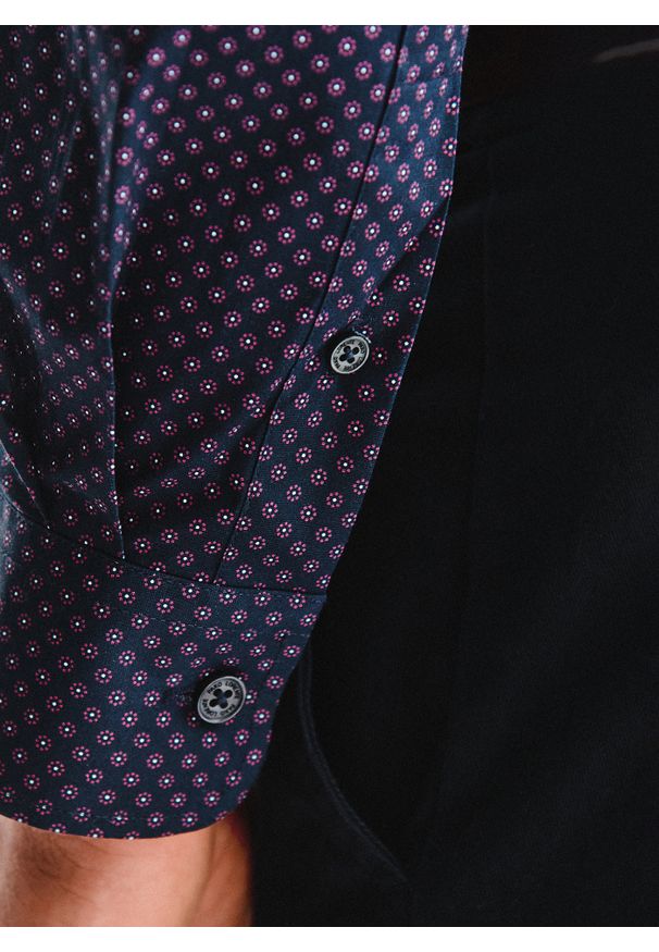 Pako Lorente - PAKO LORENTE – Granatowa koszula w kwiaty. Kolor: niebieski. Materiał: bawełna, elastan. Długość rękawa: długi rękaw. Długość: długie. Wzór: kwiaty