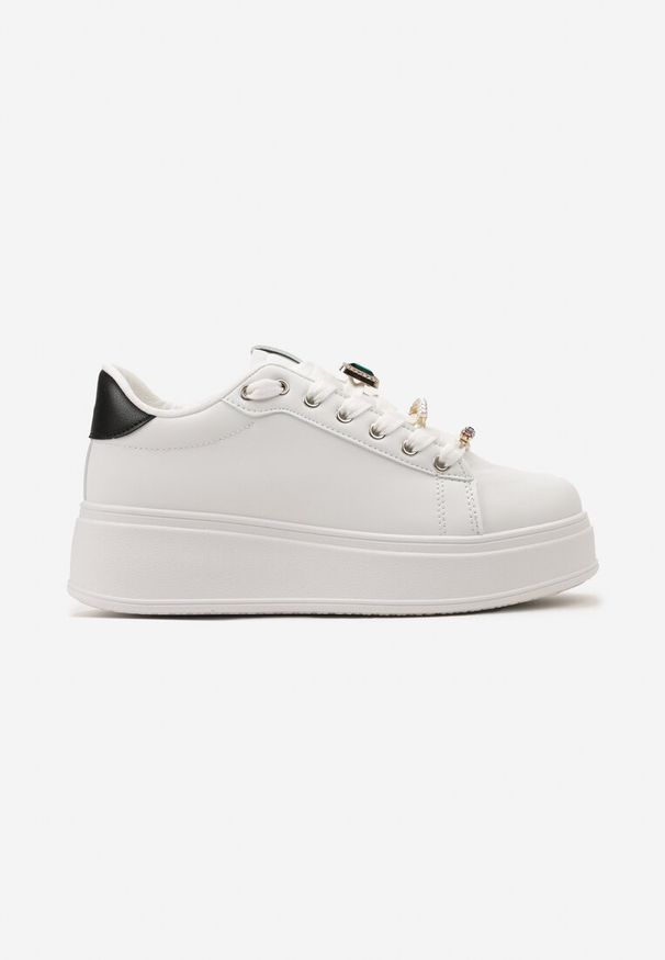 Born2be - Biało-Czarne Sneakersy na Platformie z Zawieszkami na Sznurowadłach Druilla. Kolor: biały. Obcas: na platformie