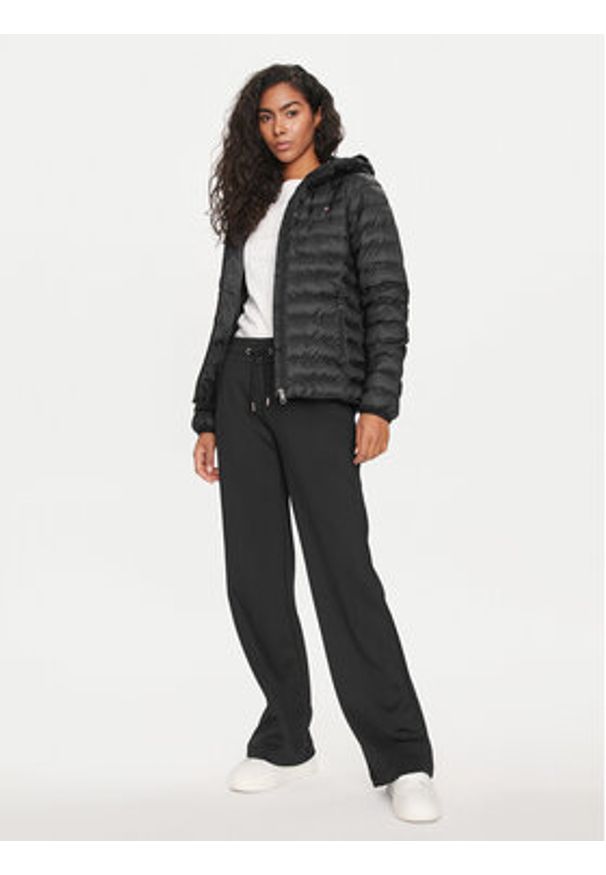 TOMMY HILFIGER - Tommy Hilfiger Kurtka przejściowa Global Stripe WW0WW42046 Czarny Regular Fit. Kolor: czarny. Materiał: syntetyk