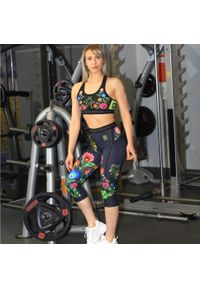 Legginsy sportowe damskie EXTREME HOBBY FOLK 3/4. Kolor: czarny. Materiał: elastan, poliester. Sport: joga i pilates