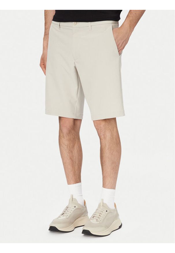 BOSS Szorty materiałowe S Commuter 10.5 Inch 50540337 Beżowy jasny Slim Fit. Kolor: beżowy. Materiał: syntetyk