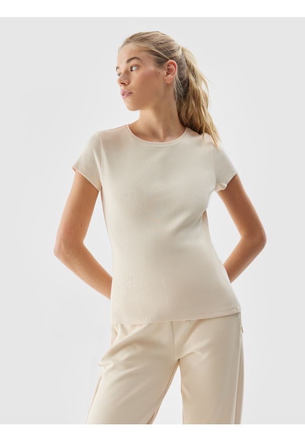 4f - T-shirt slim z bawełną organiczną damski. Kolor: beżowy. Materiał: bawełna