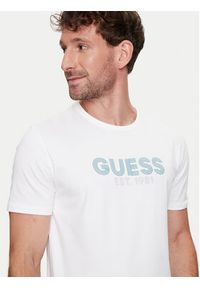 Guess T-Shirt M4YI30 J1314 Biały Slim Fit. Kolor: biały. Materiał: bawełna