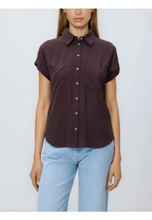 Reserved - Koszula z krótkim rękawem - ciemnobrązowy. Kolor: brązowy. Materiał: wiskoza. Długość rękawa: krótki rękaw. Długość: krótkie