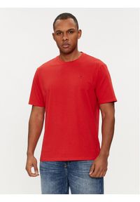 Guess T-Shirt F3GI00 K8HM0 Czerwony Regular Fit. Kolor: czerwony. Materiał: bawełna