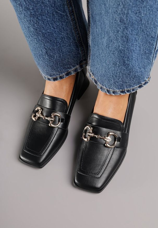 Renee - Czarne Mokasyny z Klamerką i Niskim Kwadratowym Obcasem Fansai. Kolor: czarny. Obcas: na obcasie. Styl: elegancki. Wysokość obcasa: średni