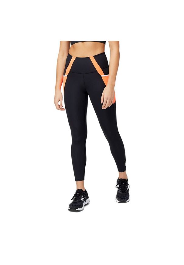 Legginsy New Balance WP21112NDF - czarne. Stan: podwyższony. Kolor: czarny. Materiał: poliester, materiał. Styl: sportowy. Sport: fitness