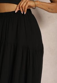 Renee - Czarna Spódnica Maxi Rozkloszowana z Ozdobną Tasiemką z Koronki Rionette. Okazja: na co dzień. Kolor: czarny. Materiał: koronka. Wzór: koronka. Styl: casual, elegancki