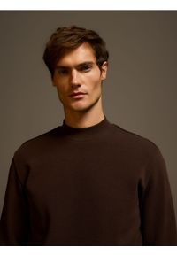 Reserved - Bluza ze stójką - bordowy. Typ kołnierza: kołnierzyk stójkowy. Kolor: czerwony. Materiał: dzianina, bawełna