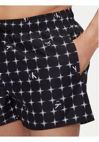 Calvin Klein Swimwear Szorty kąpielowe KM0KM01172 Czarny Regular Fit. Kolor: czarny. Materiał: syntetyk