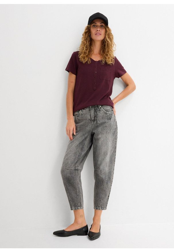 bonprix - T-shirt z plisą guzikową. Typ kołnierza: dekolt w serek. Kolor: czerwony